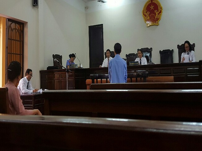 Luật sư được HĐXX chấp thuận ngồi khi đặt câu hỏi