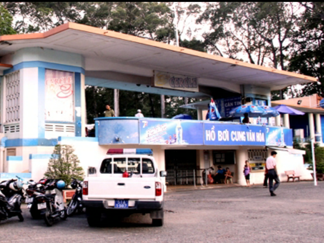 Nghị án kéo dài vụ bé trai tử vong trong hồ bơi