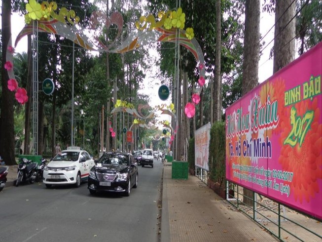 Bắt đầu lắp dựng khu Hội Hoa Xuân 2017