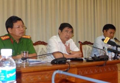 Ông Nguyễn Thành Phong: “Tình hình giao thông nóng lắm rồi, mời cấp trưởng, sao cấp phó đi?“