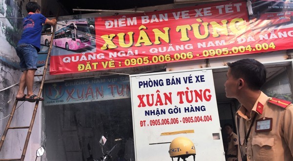 Công an đề nghị soi xe của doanh nghiệp du lịch