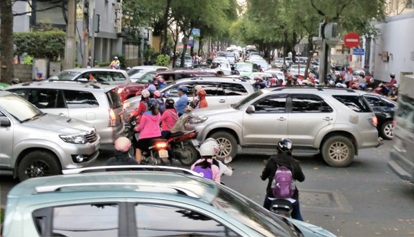 TP.HCM lên phương án hạn chế ô tô cá nhân