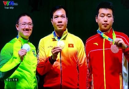 Nghẹt thở xem xạ thủ Hoàng Xuân Vinh đoạt HCV, phá kỷ lục Olympic