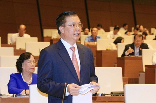 Bộ trưởng Tài chính ủng hộ giá xăng dầu tăng giảm hằng ngày