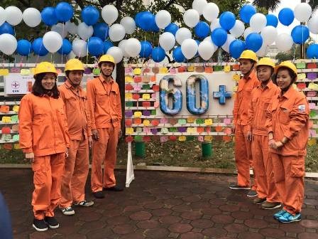 Hàng ngàn người hưởng ứng chiến dịch Giờ Trái đất 2016