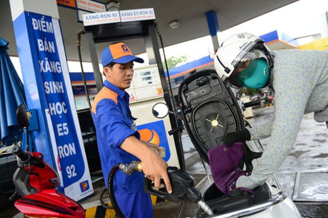 Giá xăng sẽ được điều chỉnh ra sao trong ngày mai?