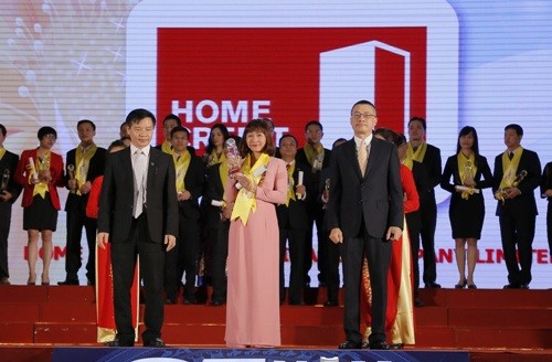 Home Credit ba năm liên tiếp nhận giải Rồng Vàng
