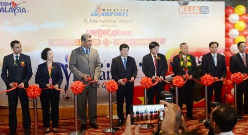 Khai trương đường bay TP.HCM - Kuala Lumpur