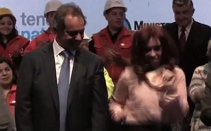 Nữ tổng thống Argentina nhảy ‘cực sung’ trên sân khấu