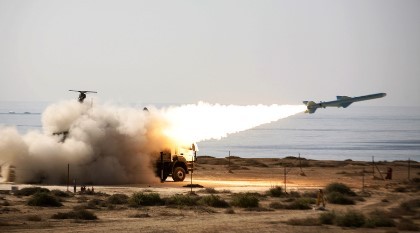Iran sẽ phát triển tên lửa tầm xa 5.000 km nếu bị Mỹ trừng phạt