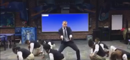 Clip thầy giáo nhảy rap vui nhộn cùng học sinh
