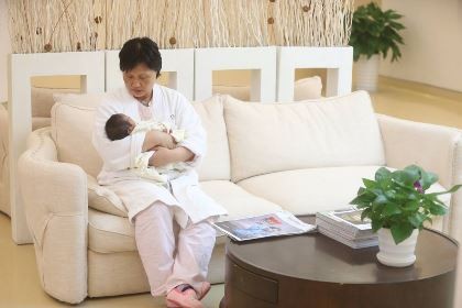 Thai phụ Trung Quốc ‘nín đẻ’ năm ngày vì sợ bị phạt