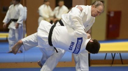 Tổng thống Putin quật ngã tuyển thủ Judo quốc gia