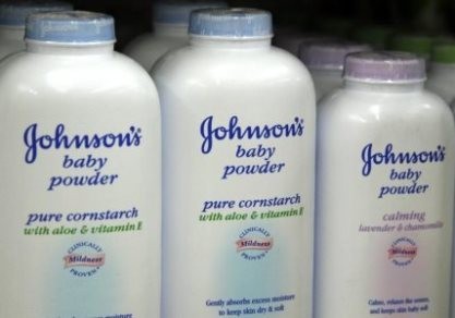 Johnson & Johnson bồi thường 72 triệu USD vụ phấn rôm gây ung thư
