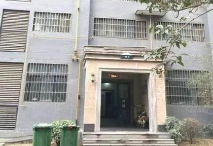 Phát hiện xác phụ nữ mắc kẹt trong thang máy hơn 1 tháng