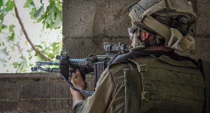 Binh lính Israel bị cáo buộc cố ý bắn xác người Palestine