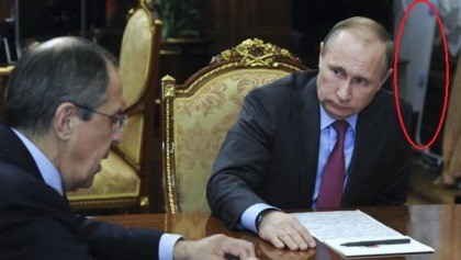 ‘Vật thể lạ’ trong phòng Tổng thống Putin gây xôn xao