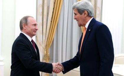 Tổng thống Putin tò mò về chiếc cặp của Ngoại trưởng Mỹ