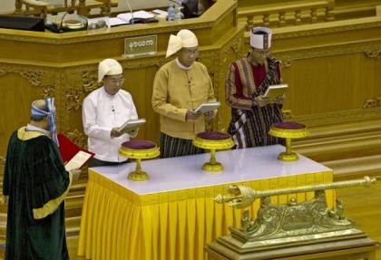 Tân tổng thống Myanmar tuyên thệ nhậm chức