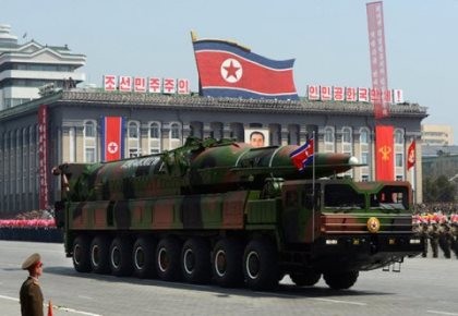 Triều Tiên bị nghi chuẩn bị phóng tên lửa đạn đạo vươn tới Mỹ