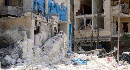 Phiến quân phóng 60 quả tên lửa vào thành phố Syria