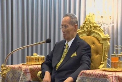 Vua Thái Lan lại trở bệnh nặng sau một năm nhập viện