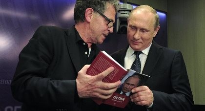 Tổng thống Putin tiết lộ lý do không bao giờ đọc sách về mình