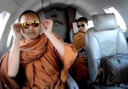Nhà sư ‘sành điệu’ Thái Lan bị bắt tại Mỹ sau 3 năm trốn chạy