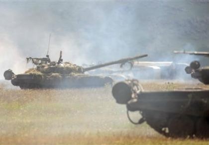 Mỹ sốt vó lo Nga vờ tập trận, đánh úp Ukraine