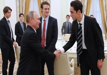 11 nam sinh Anh bí mật gặp Tổng thống Putin