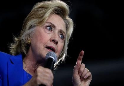 ‘Bà Hillary Clinton chỉ còn sống được 1 năm nữa’