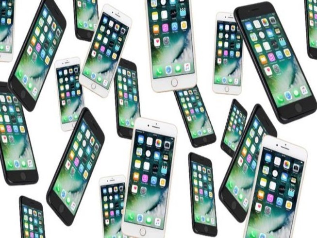 Cô gái mua nhà bằng 20 chiếc iPhone 7 từ... 20 bạn trai
