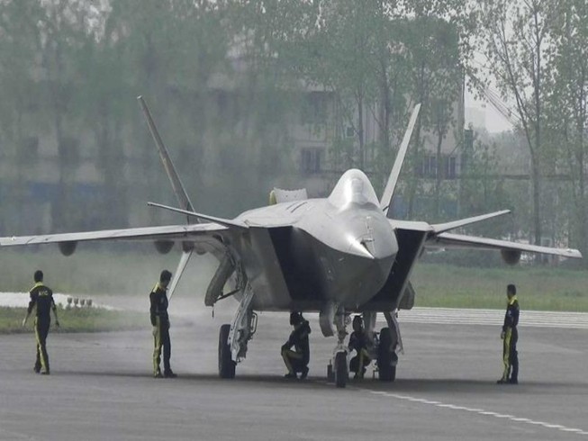 Trung Quốc sắp ‘trình làng’ tiêm kích tàng hình J-20