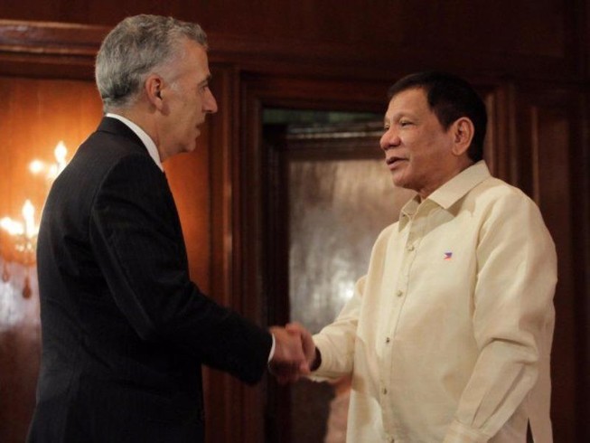 Philippines tố cựu đại sứ Mỹ âm mưu lật đổ Duterte