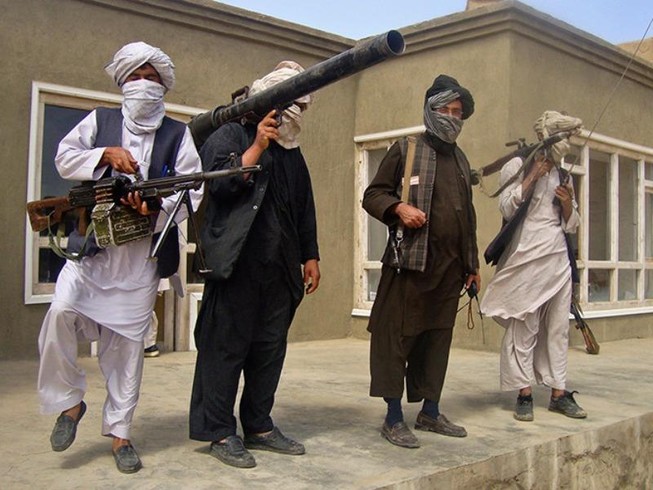Thủ lĩnh Taliban lệnh không đối đầu IS nữa
