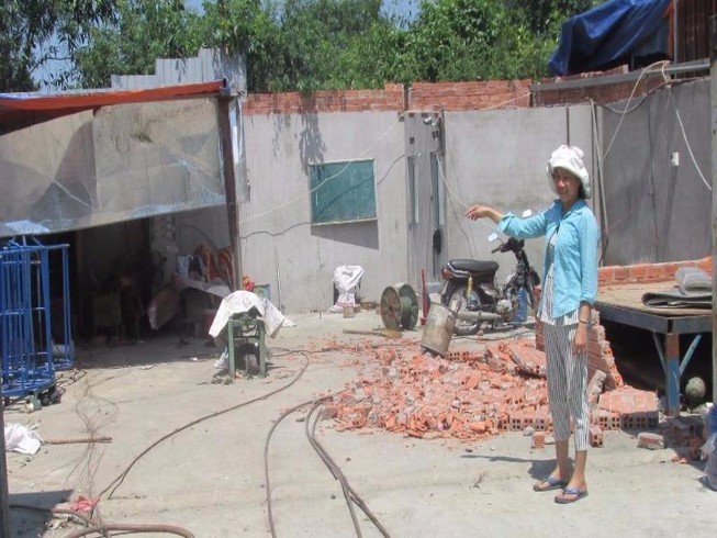 Tháo dỡ nhà vi phạm, 1 công nhân tử vong ở Bình Chánh