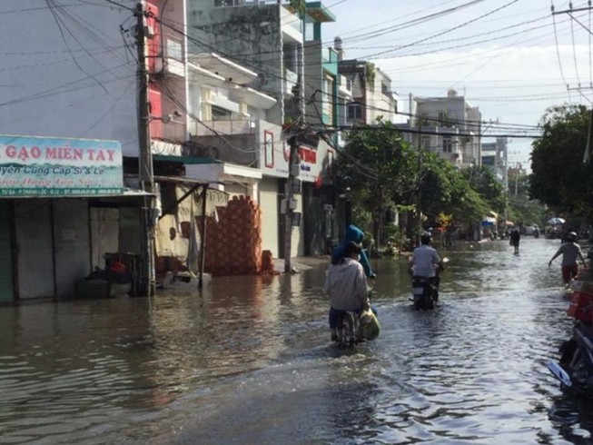 Khắc phục tình trạng ngập nước ở quận 12 ngay hôm nay