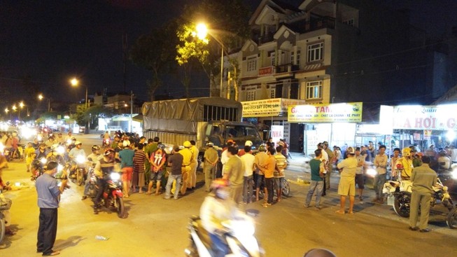 Hai xe 'đấu đầu', người đàn ông 52 tuổi tử vong