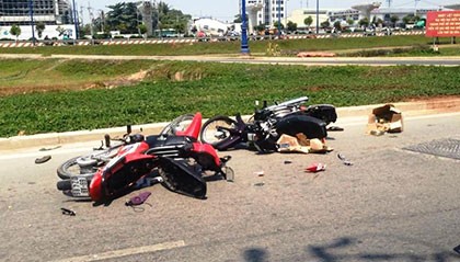 Người đàn ông say xỉn gây tai nạn trên đại lộ