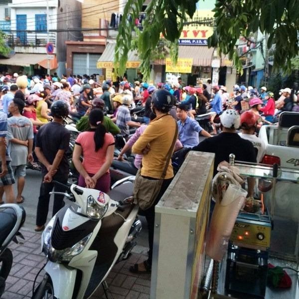 Thanh niên bắn súng, quăng 'lựu đạn' ở TP.HCM