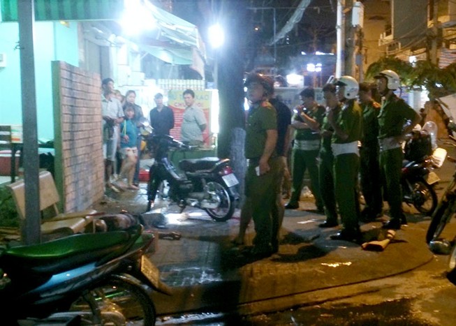 Hỗn chiến giữa hai nhóm, một người bị đâm chết