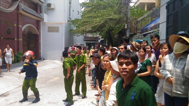 Biệt thự 4 tầng phát hỏa trong hẻm nhỏ