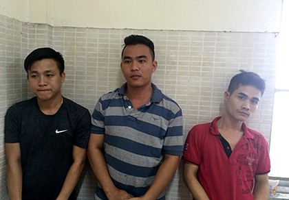 Hàng chục người tham gia sát phạt mùa Euro trong quán cà phê