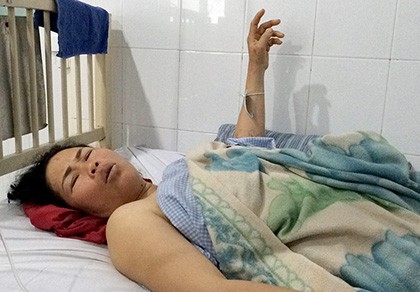 Mâu thuẫn vì dùng bếp không xin phép, người phụ nữ bị hàng xóm đâm
