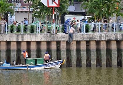 Thi thể người đàn ông nổi lên trên kênh Nhiêu Lộc - Thị Nghè