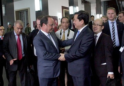 Tổng thống Pháp kết thúc 1 ngày thăm và làm việc tại TP.HCM