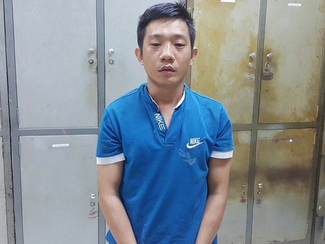 Con rể xông vào phòng trọ đâm cha mẹ vợ thương vong