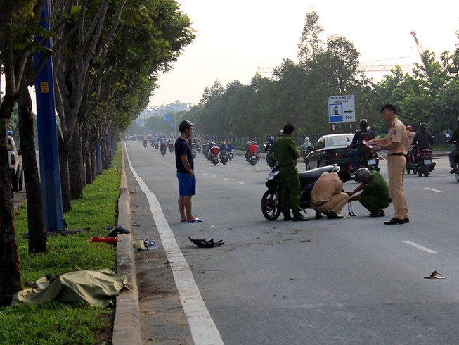 Nữ công nhân đi làm ca đêm về tông gốc cây tử vong