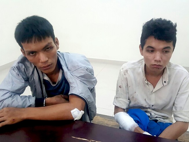 Người dân TP.HCM vây bắt 2 tên cướp trong hẻm cụt
