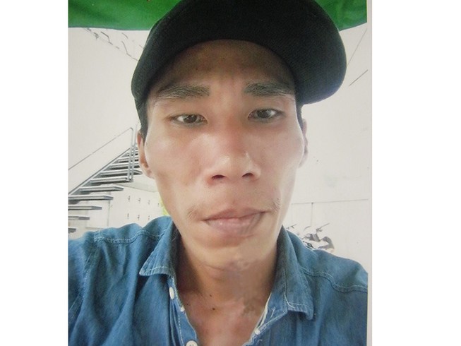 Đôi nam nữ ôm nhau bốc cháy như đuốc
